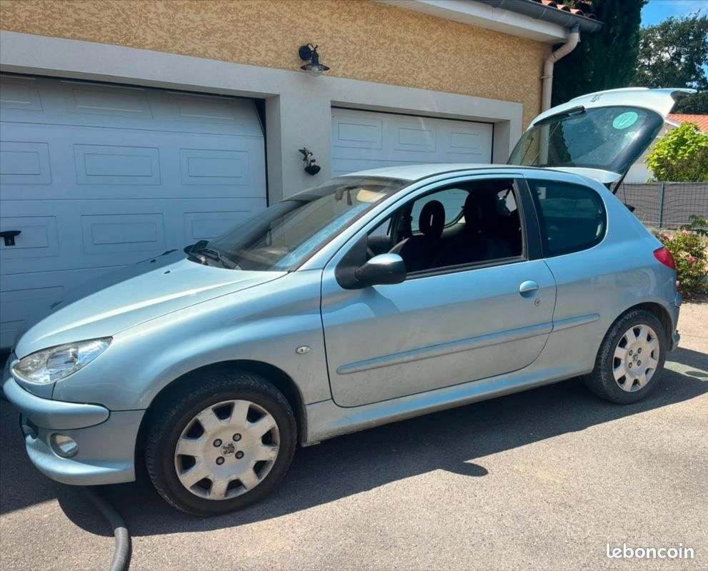 Peugeot 206 1.6 110ch (image 2)