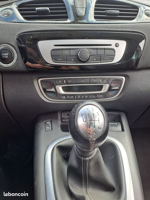 Renault megane scenic 2015 (image 8)