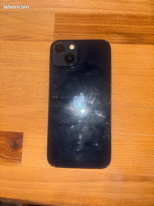 IPhone 13 parfait état déverrouillé (image 2)