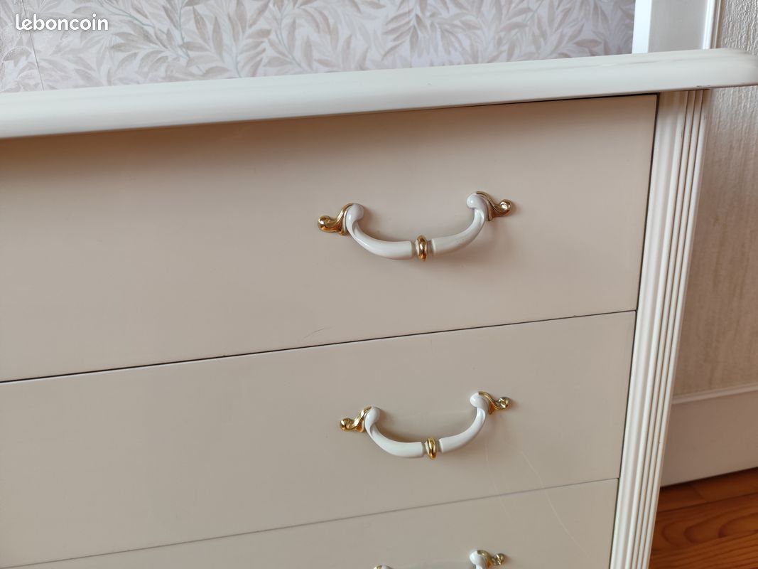 Commode (image 2)