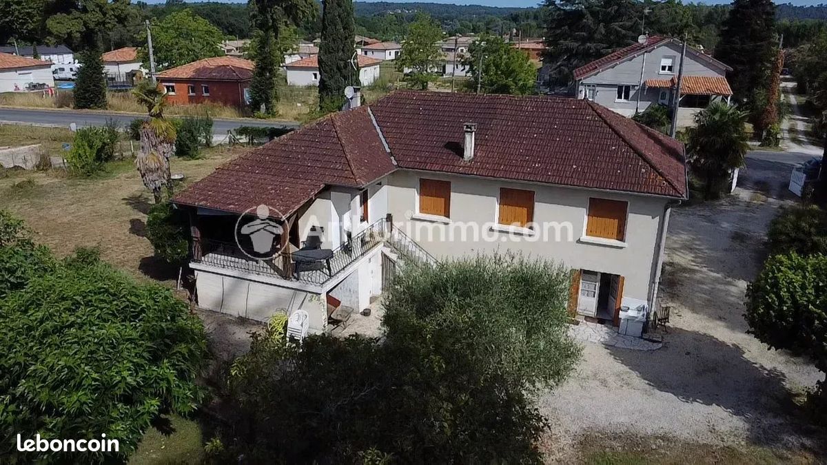 Maison 7 pièces 132 m² · à Neuvic · 132 m² · 180 000 €