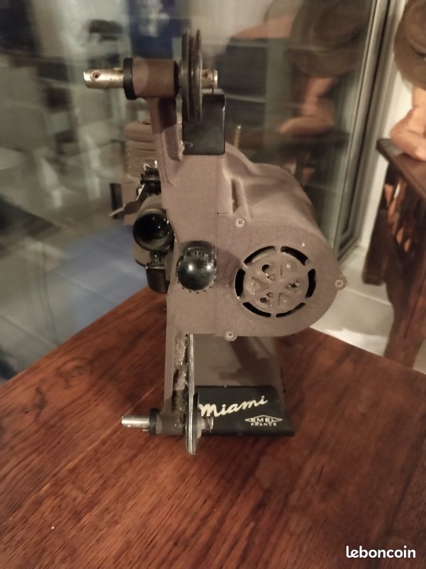 Projecteur Emel Miami – Ancien Projecteur Cinéma 8mm – Fonctionnel