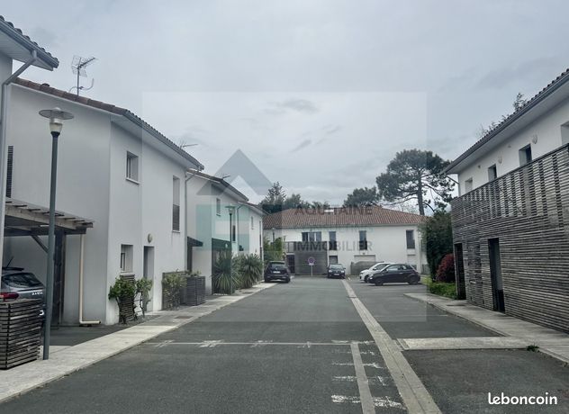 https://img.leboncoin.fr/api/v1/lbcpb1/images/84/40/fa/8440fafe806d18a3432708bdc0130af468481c0b.jpg?rule=ad-image