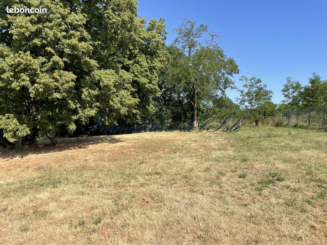 Terrain 688 m² · à Trélissac · 688 m² · 109 000 €