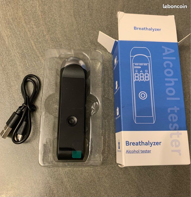 Breathalyzer,Alcoote D'appareil De Contr?le D'alcool, Analeur D' Alcool Portatif D'affichage Num¨¦rique D'affichage ¨¤ Criaux Liquides Portatif D'alcool D'alcool Avec La Mesure Pr¨¦cise De Contre-jour