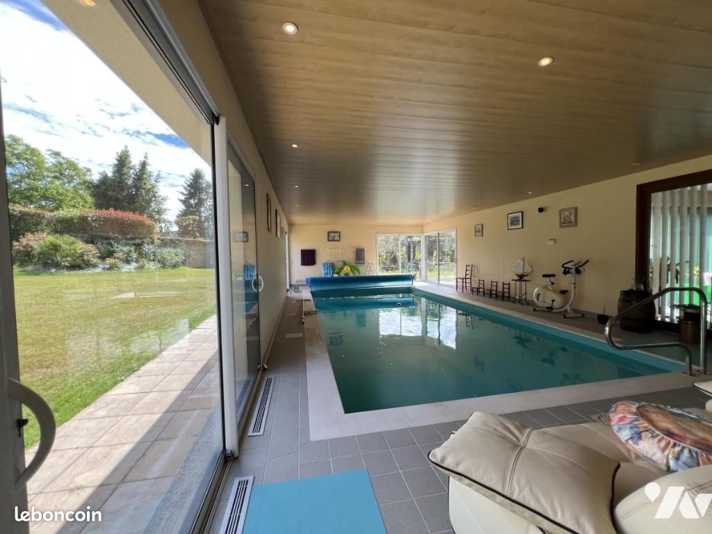 Maison 9 pièces 254 m² · à Ploërmel · 254 m² · 695 000 €