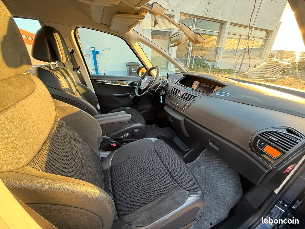 Citroën C4 Picasso 1.6 e-HDI 110ch Exclusive BMP6 (image 4)