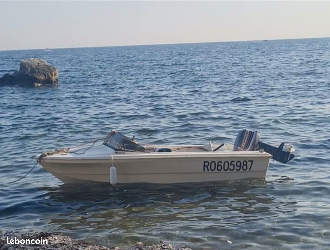 🚤 Bateau Tropic 3,9 m + Evinrude 35 cv + remorque — Tout compris (image 1)