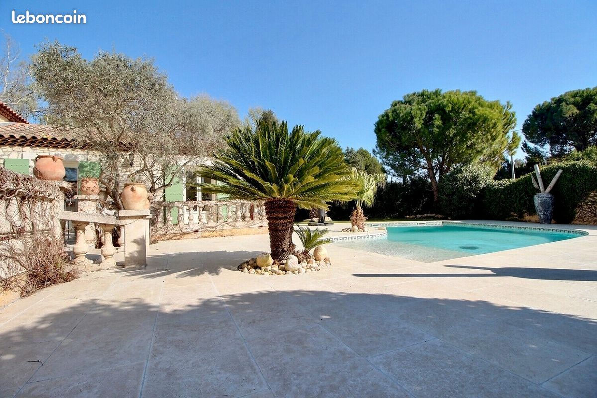 Maison 5 pièces 185 m² · à Marignane · 185 m² · 798 000 €