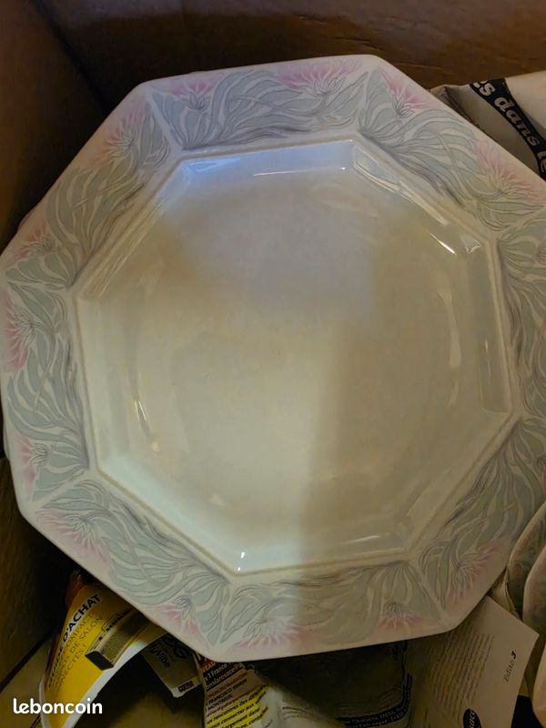 Service de table en porcelaine Chastagner Limoges (image 1)