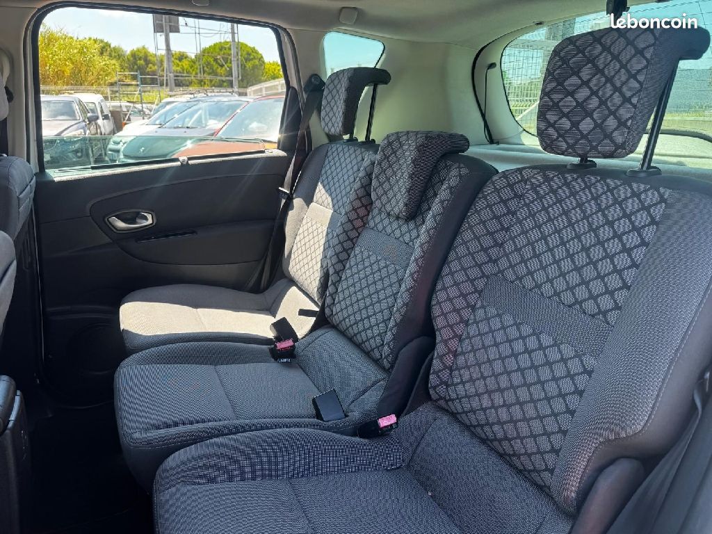 Renault Scénic III 1.6 dCi 130 CV eco2 15th GPS (image 8)