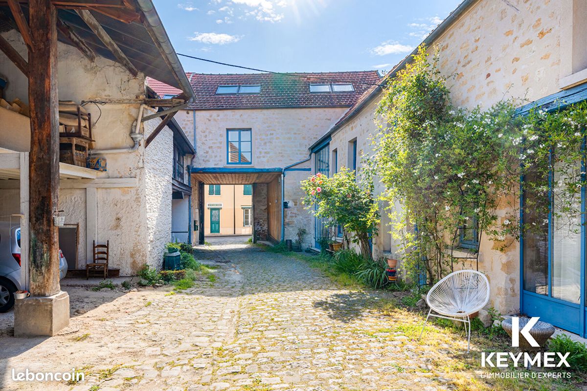 Maison 6 pièces 263 m² · à Cergy · 263 m² · 385 000 €