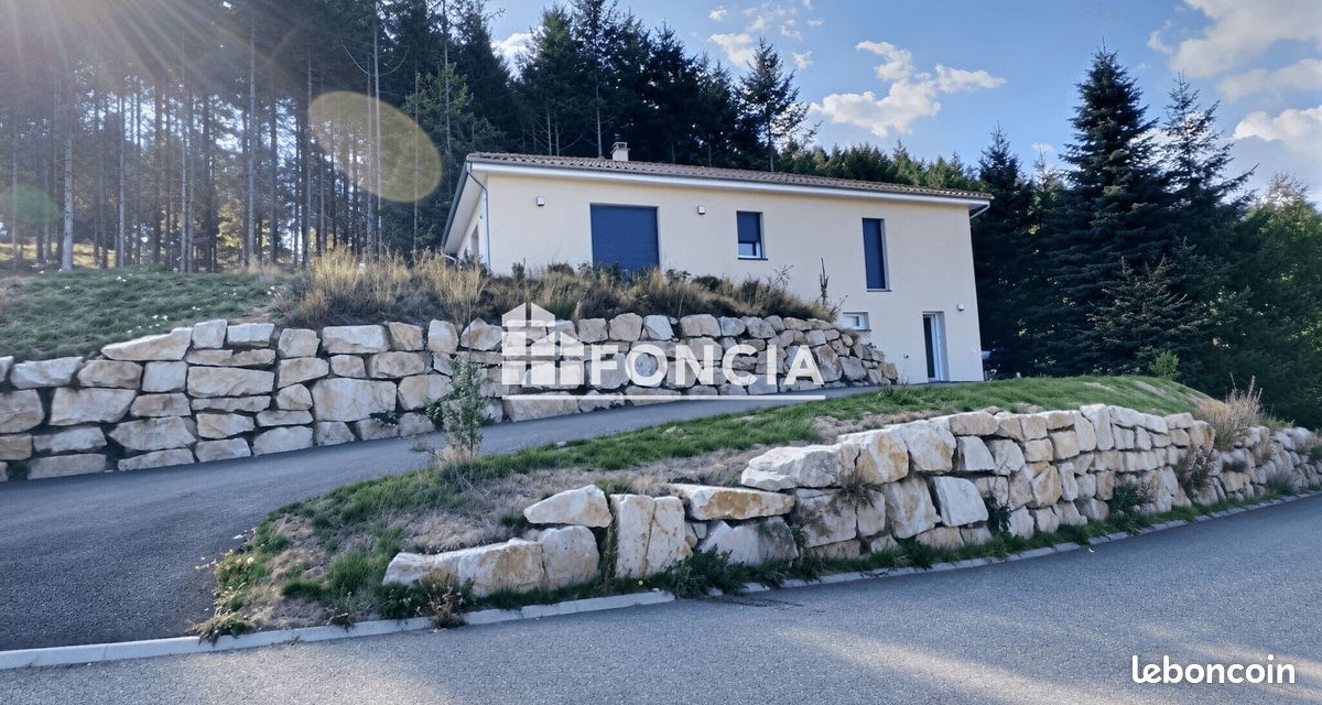 Maison 4 pièces 172 m² · à Dunières · 172 m² · 359 000 €