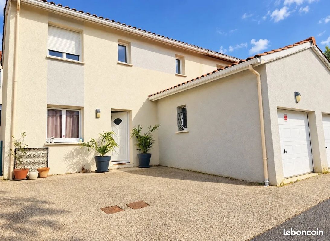 Maison 4 pièces 90 m² · au Chambon-Feugerolles · 90 m² · 209 000 €