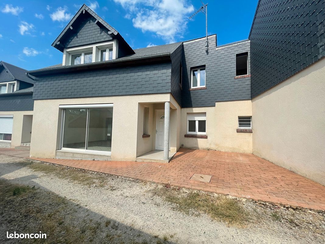 Maison 3 pièces 83 m² · à Mesnils-sur-Iton · 83 m² · 748 €/mois