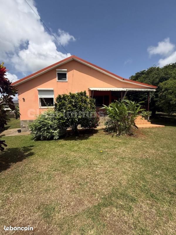 Maison 4 pièces 131 m² · à Le Lamentin · 131 m² · 445 000 €