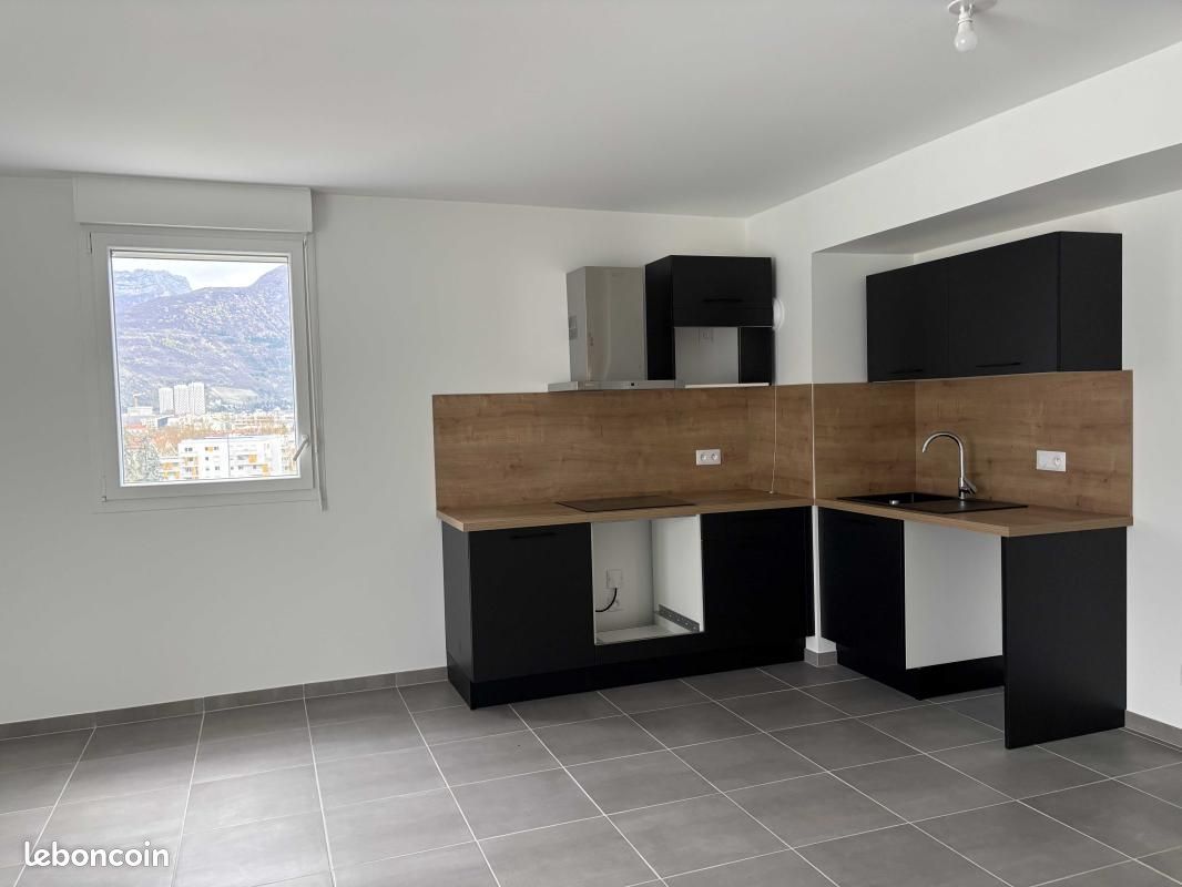 Appartement 4 pièces 85 m² · à Grenoble · 85 m² · 926 €