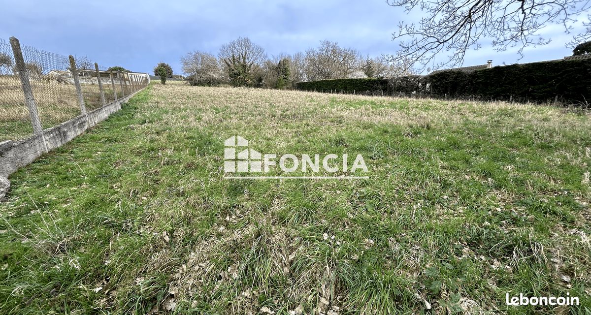 Terrain 1298 m² · à Saïx · 1 298 m² · 58 000 €