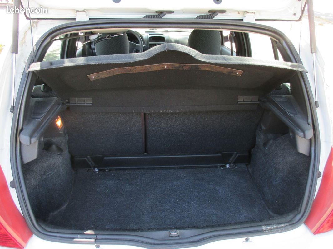 Renault CLIO II CAMPUS 1.5 DCI 65CH AUTHENTIQUE 5P (image 10)
