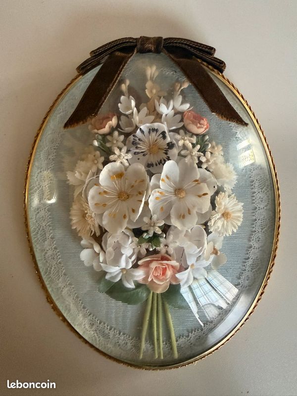 Cadre Ovale Vintage Velours Vert – Composition Fleurs Séchées