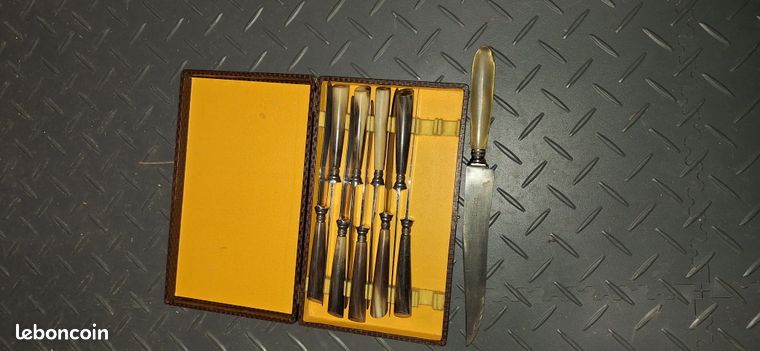 Coffret De 12 Couteaux Anciens Véritable David Aîné - Manche Résine, Lame Argentée