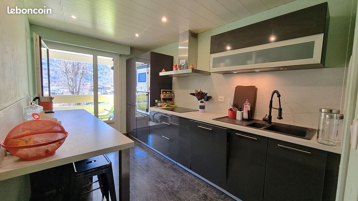 Appartement 4 pièces 93 m² · à Cluses · 93 m² · 235 000 €