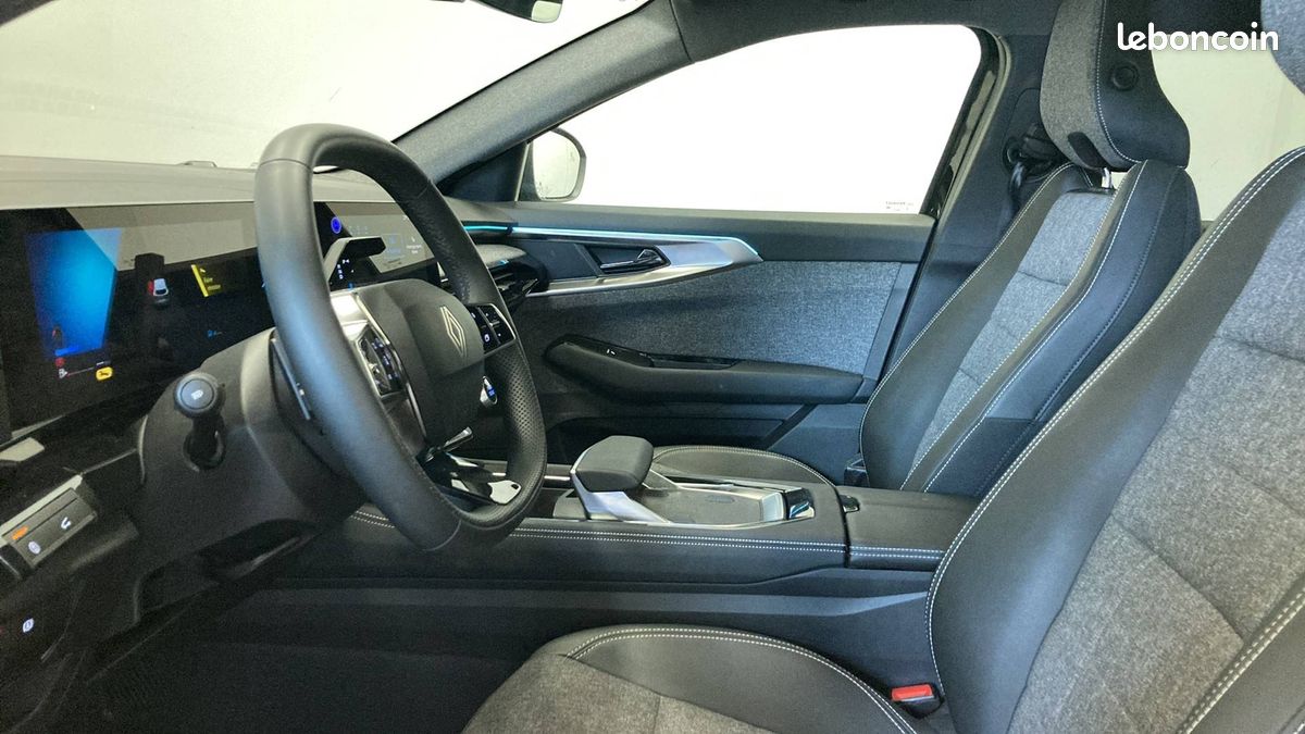 Renault espace e tech full hybrid 200 gsr2 techno (image 11)