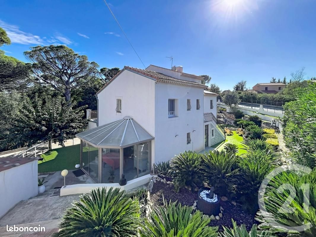 Maison 9 pièces 151 m² · à Fréjus · 151 m² · 795 000 €