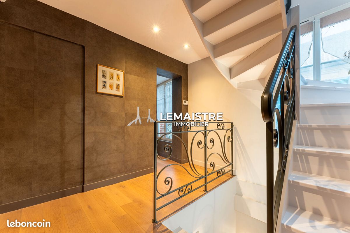 Propriété 10 pièces 253 m² (image 8)
