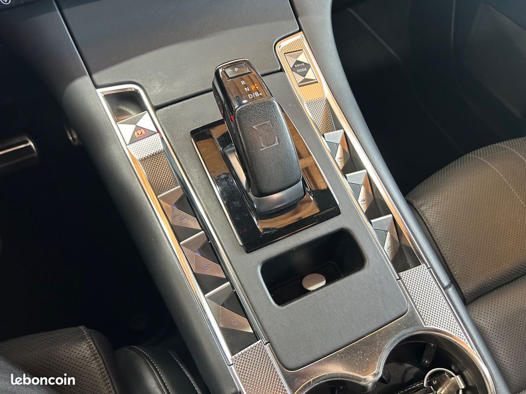 DS DS 7 CROSSBACK E-TENSE 1.6 225 Ch HYBRID Recharge 13.2KWH OPERA BVA - Toit Ouvrant - (image 37)