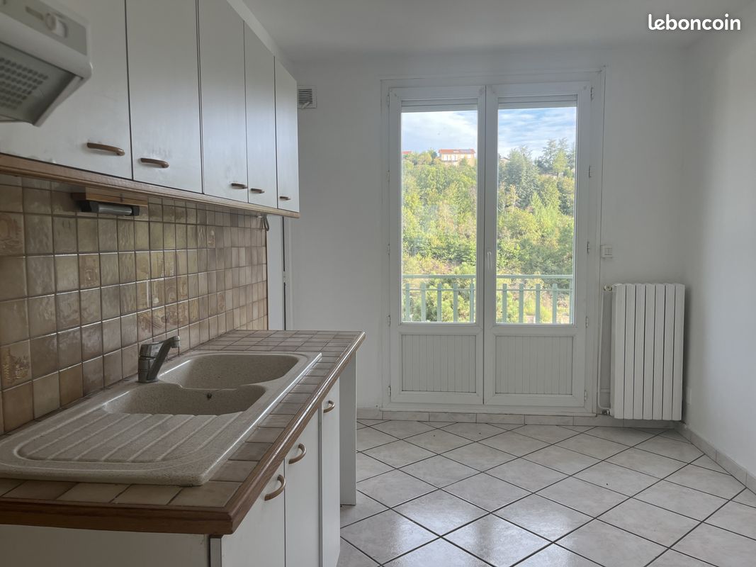 Appartement 3 pièces 64 m² · à Saint-Étienne · 64 m² · 60 000 €