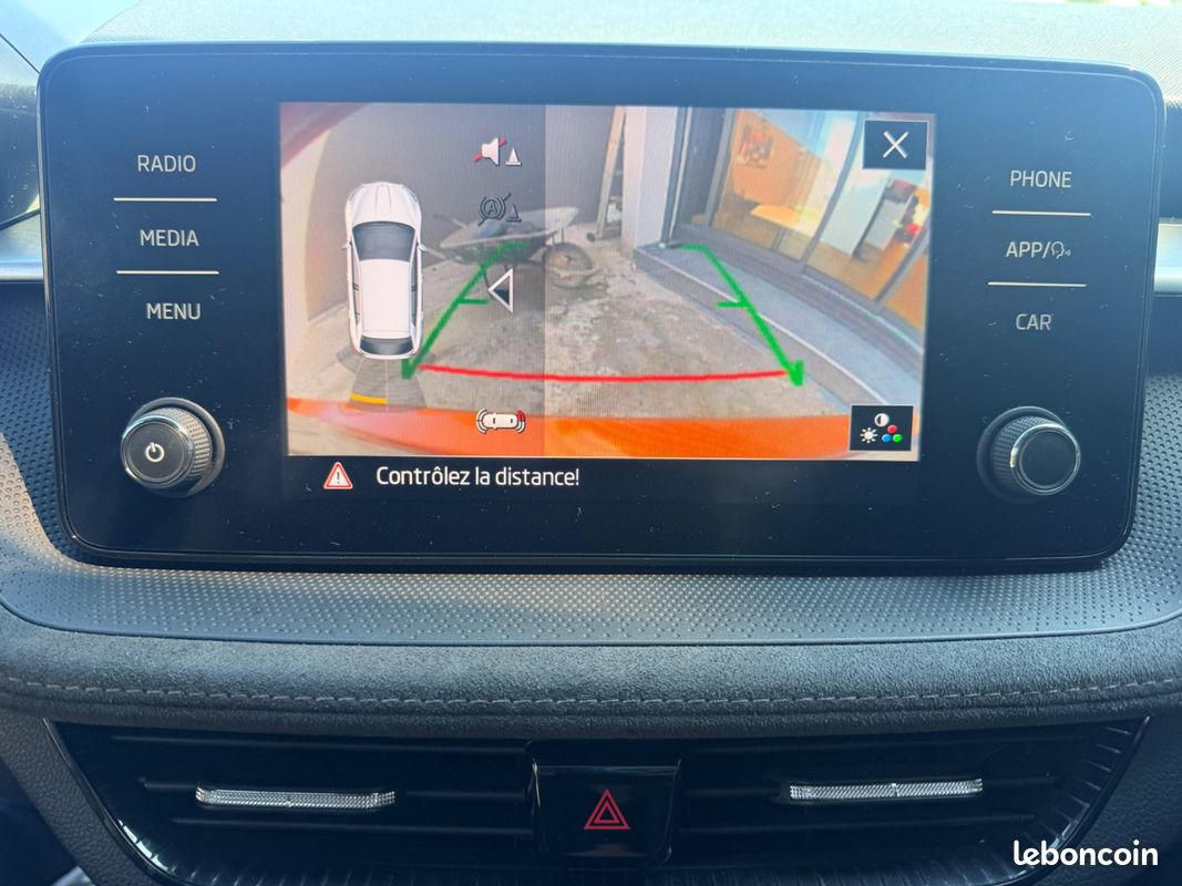 SKODA FABIA 1.0 TSI 95 CH SPORT EDITION + CAMERA DE RECUL + CARPLAy (image 21)