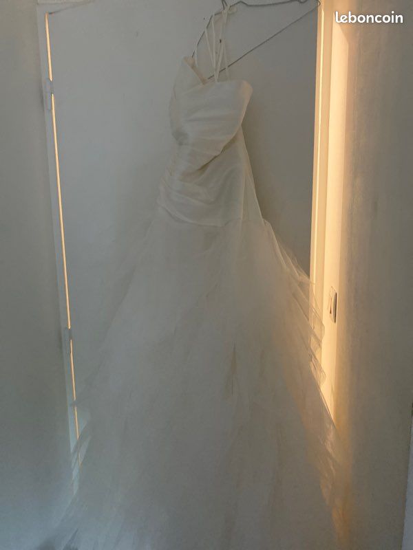 Robe de mariée bustier (image 1)