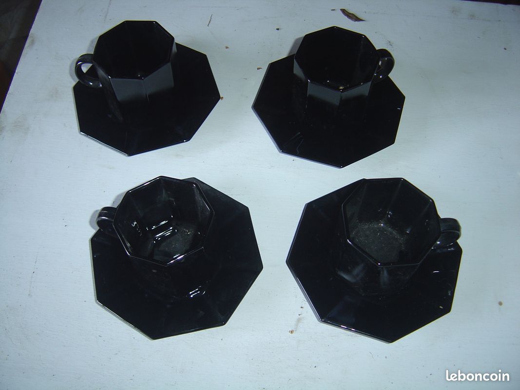 Tasses & assiettes noires (image 2)