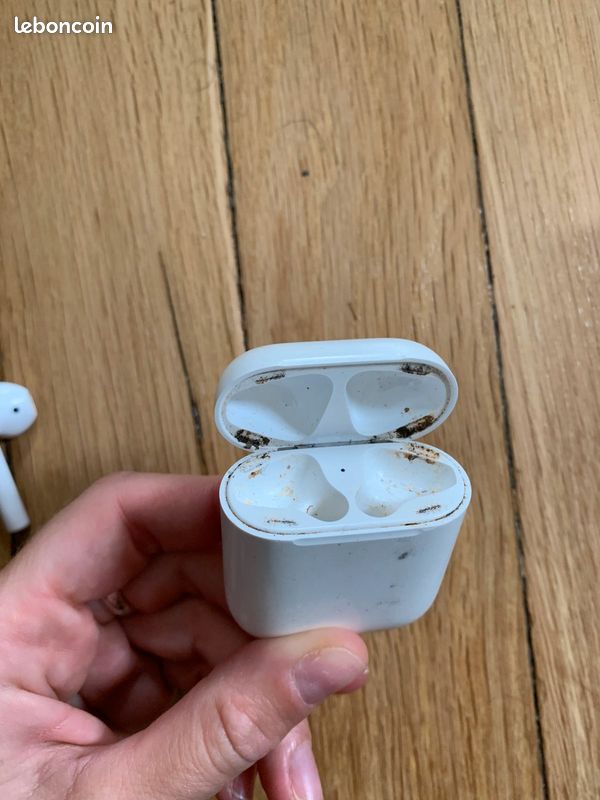 Airpod 1 droit et boîtier de charge (image 3)