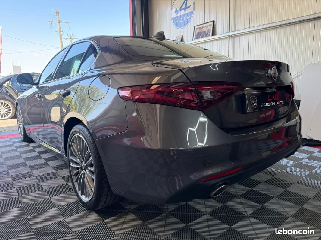 Alfa Romeo Giulia MY20 2.2 190 ch AT8 Ti (image 9)