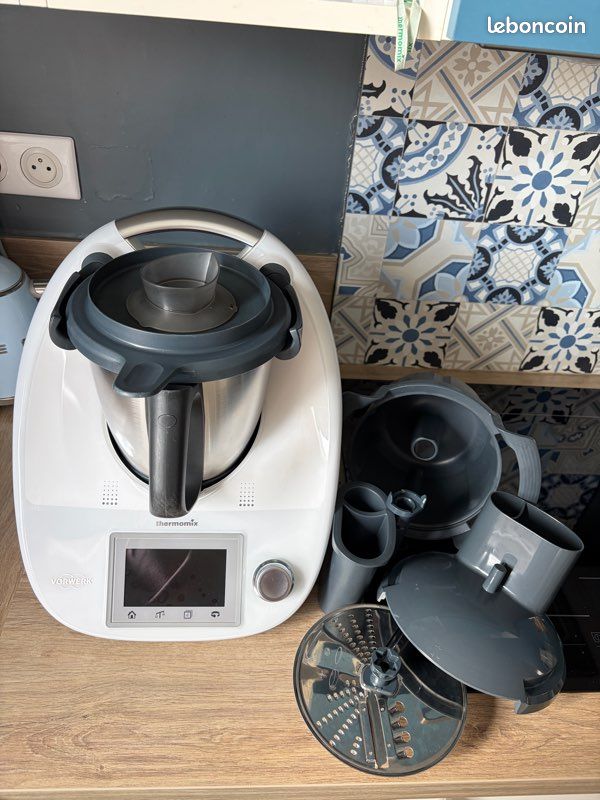 Vorwerk Thermomix TM5 D'occasion – Avec Tous Ses Accessoires – Blanc – Fonctionnel