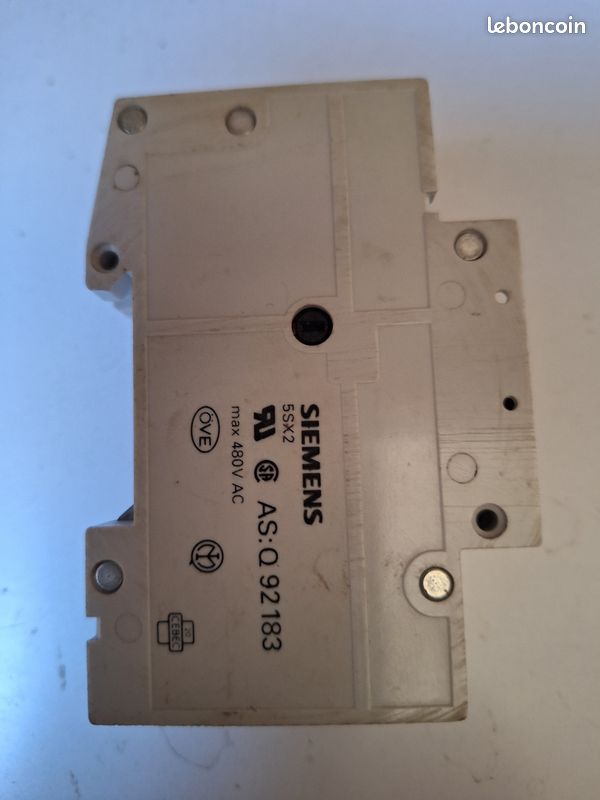 DISJONCTEUR bipolaire SIEMENS C3 (image 2)