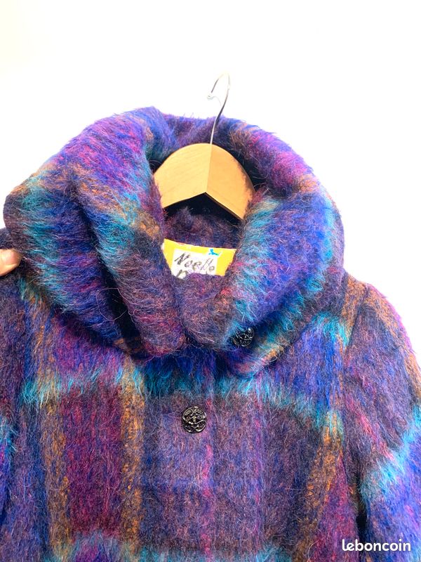 Manteau élégant pour enfant de 140 cm, signé Ana Sui. Un modèle unique aux détails soignés, de la doublure aux boutons, qui saura séduire par son style raffiné et son élégance intemporelle (image 6)