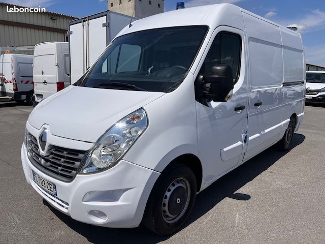 RENAULT Master Ambulance L2H2 DCI 145 Grand Confort GPS 2,3 L - 10/2019 - 256000 kms (image 1)