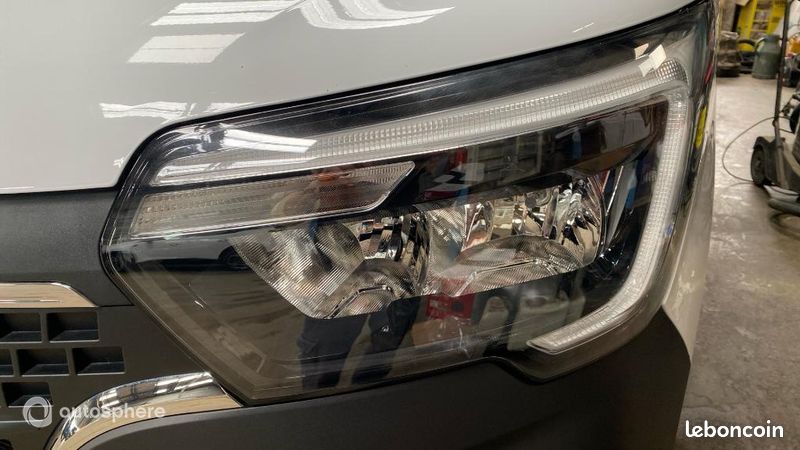 Renault Master Véhicule utilitaire ou Société F3500 L3H3 2.3 Blue dCi 135ch Confort Euro6E (image 17)