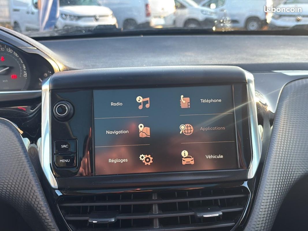 PEUGEOT 2008 1.2 puretech 110 crossway (image 24)
