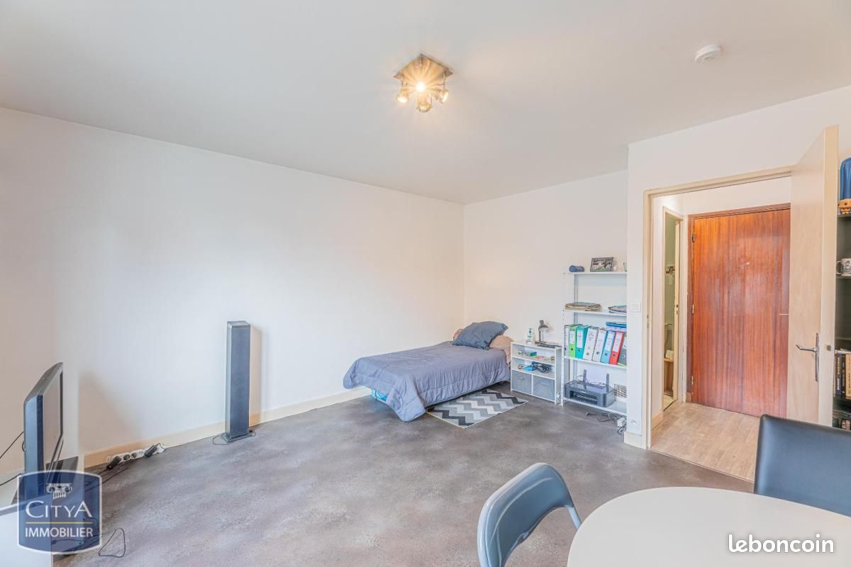 Appartement 1 pièce 28 m² · à La Riche · 28 m² · 65 000 €