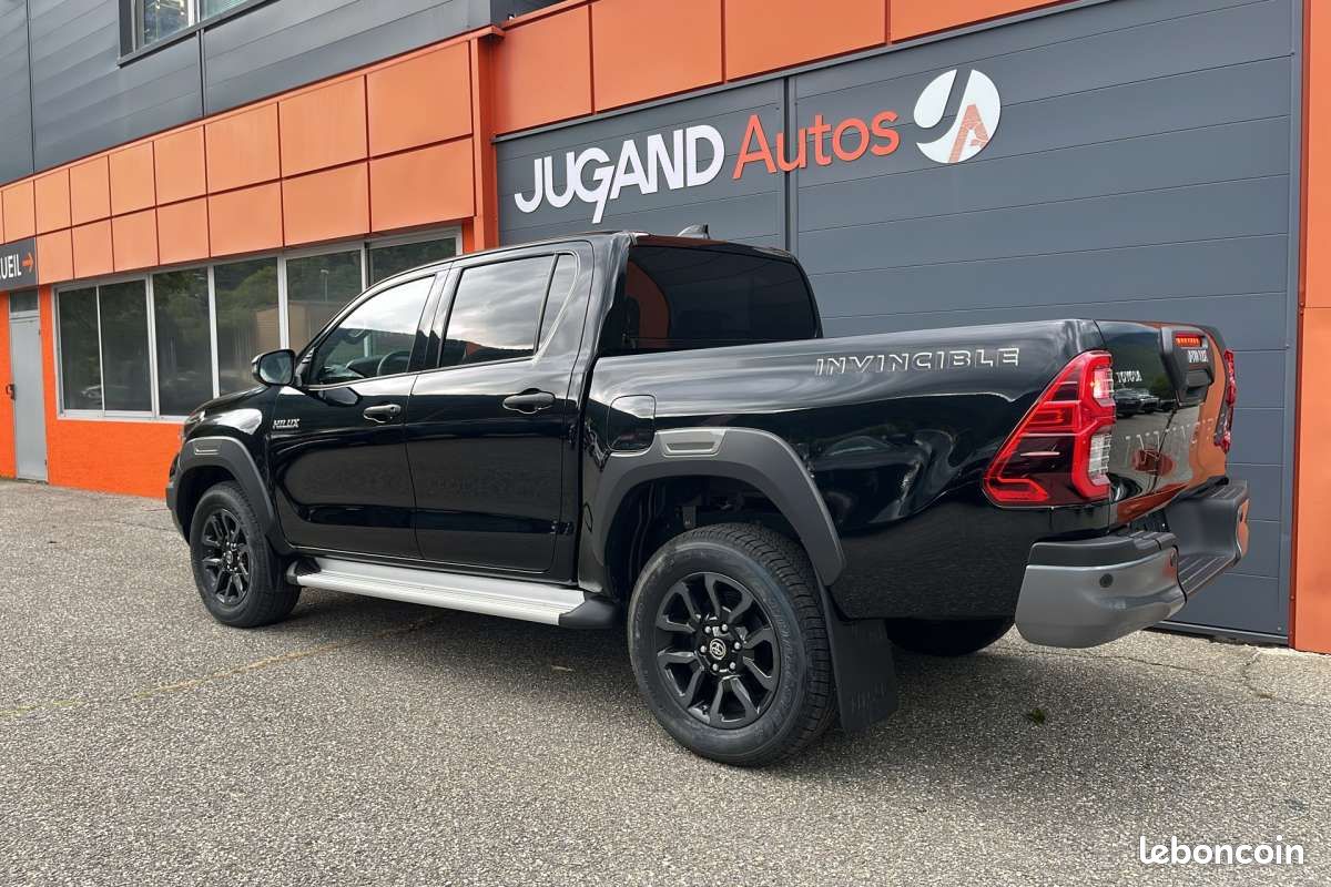 Toyota Hilux 2.8 204 BVA INVINCIBLE 4PL (image 2)