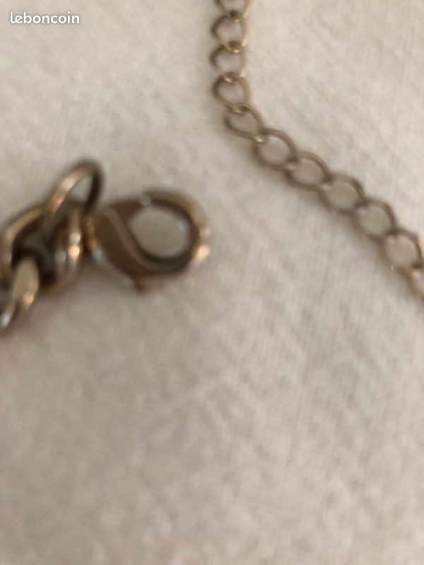 Collier chaîne doré et verroterie (image 6)