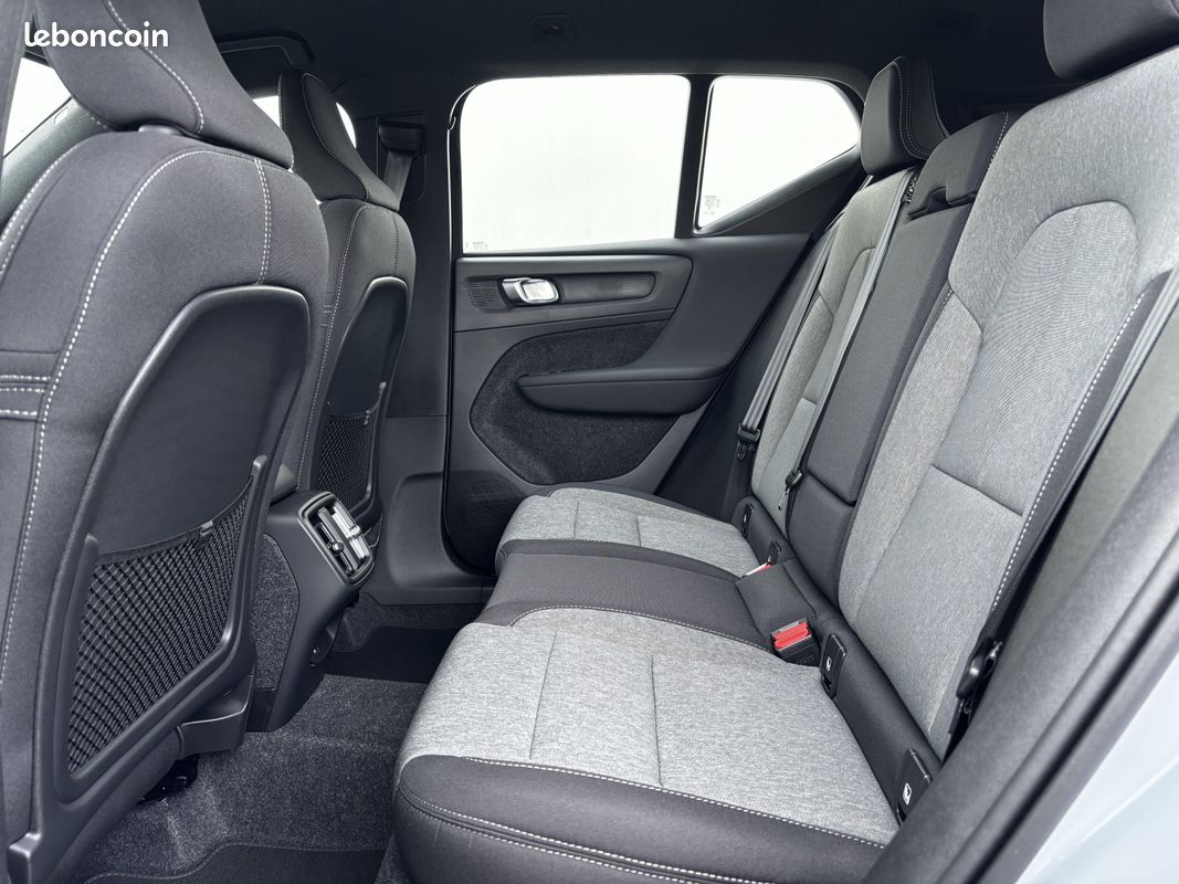 VOLVO XC40 B3 163 ch DCT7 Plus (image 8)