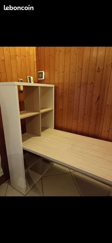 Bureau (image 1)