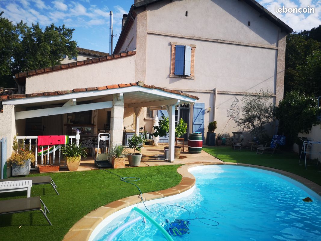 Maison 5 pièces 180 m² · à Saint-Juéry · 180 m² · 1 000 €/mois