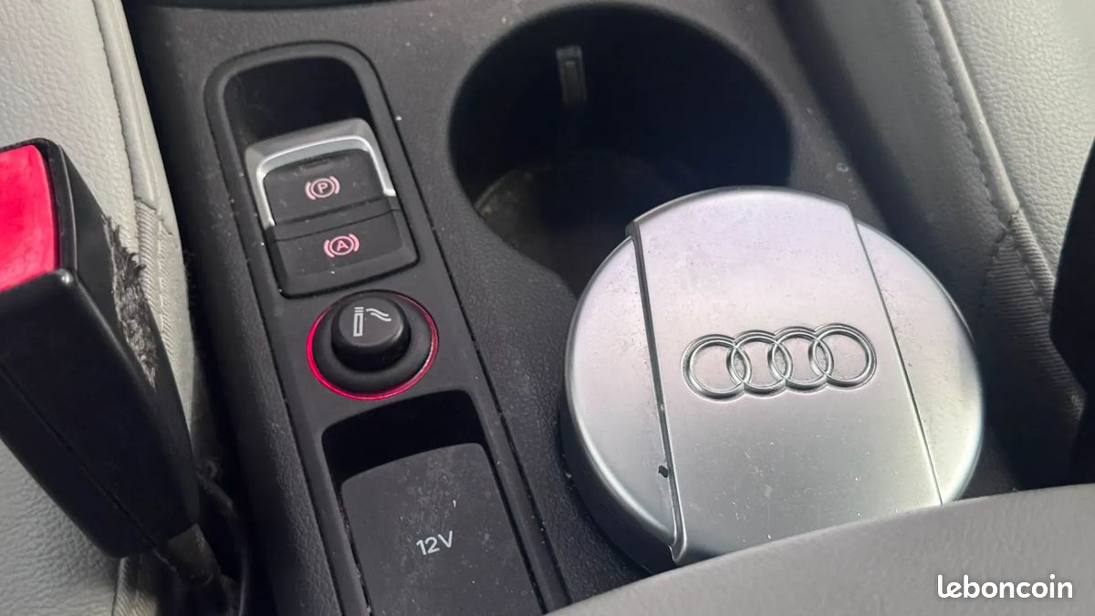 Audi Q3 2.0 TFSi 211ch Ambiente - Moteur à chaîne - Radar de recul - Climatisation bi-zones (image 19)