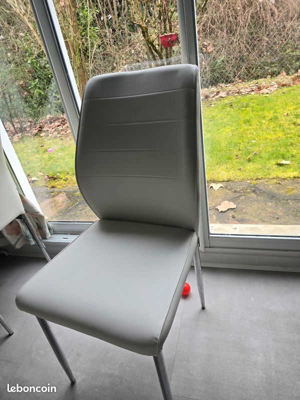 Table et 6 chaises (image 7)